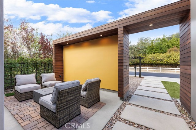 18177 Knoll Hill, Granada Hills, CA 91344